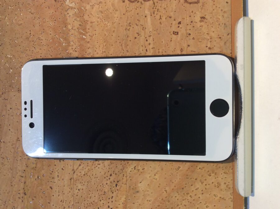 iPhone8(アイフォン8)充電をしても起動ができなくなった…( ;∀;)そんな時は広島市内最安値で修理が可能