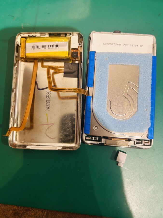 充電後すぐに電池が切れるipod classic（アイポッドクラッシック）の修理ならスマホ修理工房渋谷店にお任せください。