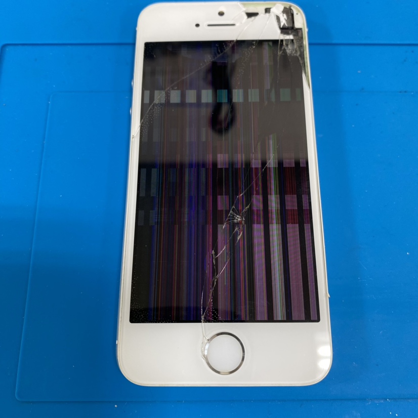 iPhoneSE初代（アイフォン）の画面破損の料金は高い？当店と正規店を比較！【スマホ修理工房房　ココリア多摩センター店】