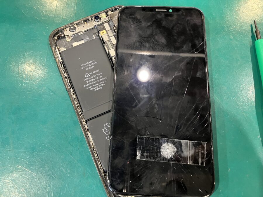 iPhone Xのガラス割れ修理！ - 即日修理のスマホ修理工房ペリエ千葉店へ！