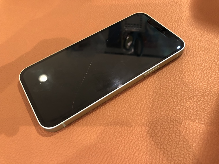 画面割れが気になるiPhone12(アイフォントゥエルブ)画面交換を行いました!【スマホ修理工房仙台PARCO2店】