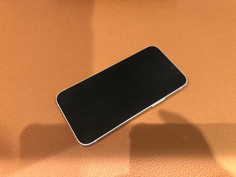 バッテリーの減りが早くなったiPhone12mini(アイフォントゥエルブミニ)バッテリー交換を行いました!