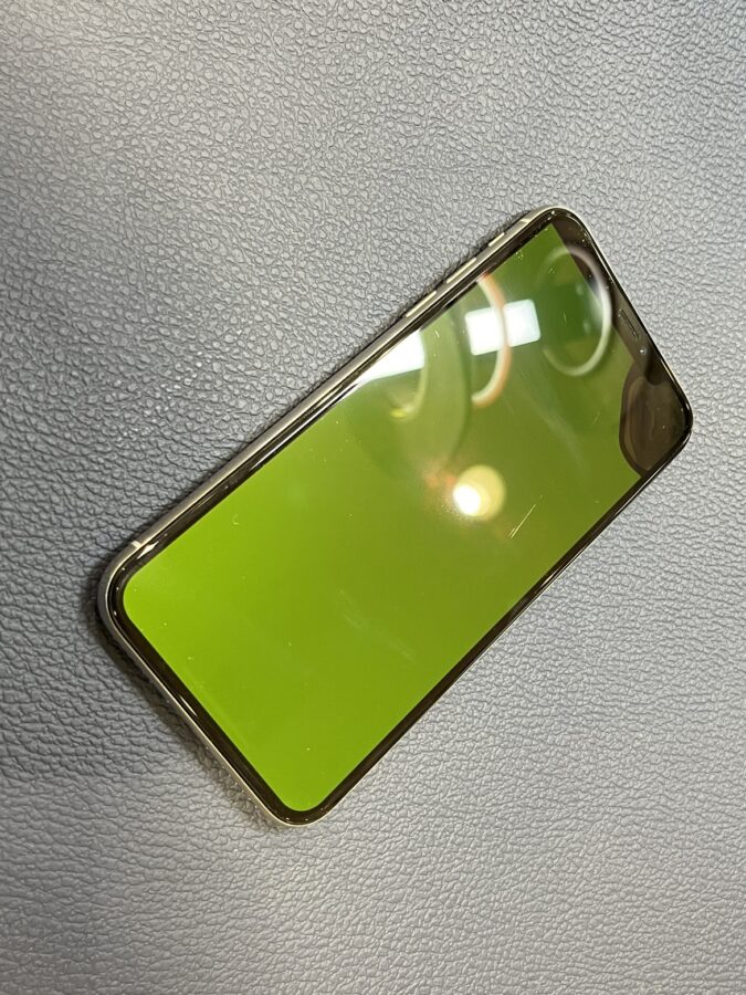 画面全体が見えないiPhoneX(アイフォンテン)パネルの交換を行いました!【スマホ修理工房仙台PARCO2店】
