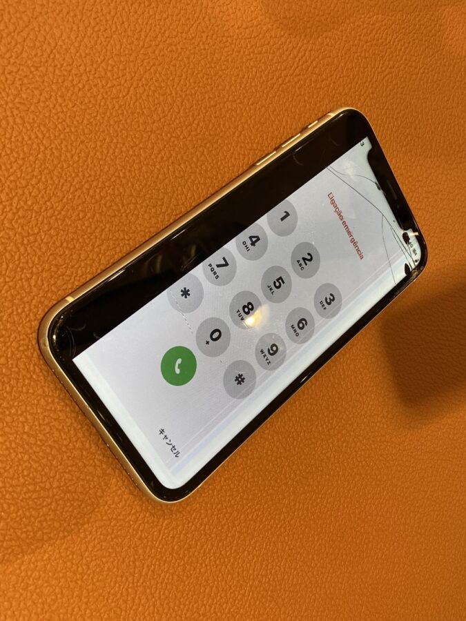 左側が映らないiPhoneXR(アイフォンテンアール)パネル交換を行いました!【スマホ修理工房仙台PARCO2店】