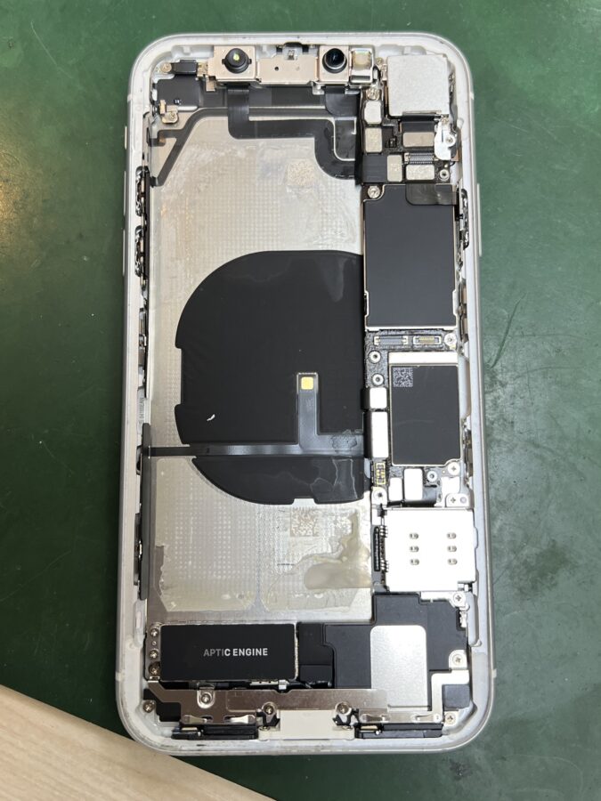 江戸川区からお越しのお客様よりiPhoneXRのバッテリー交換のご依頼をいただきました！
