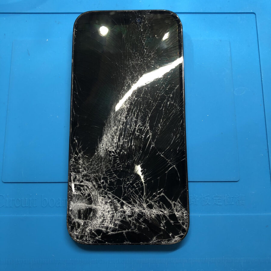 iPhone14Proの画面割れ交換は、データそのまま・即日修理対応の「スマホ修理工房　池袋P'パルコ本店」
