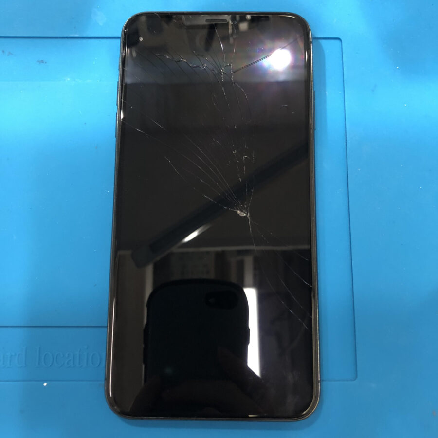 iPhoneXsMAXの画面割れ交換は、データそのまま・即日修理対応の「スマホ修理工房　池袋P'パルコ本店」