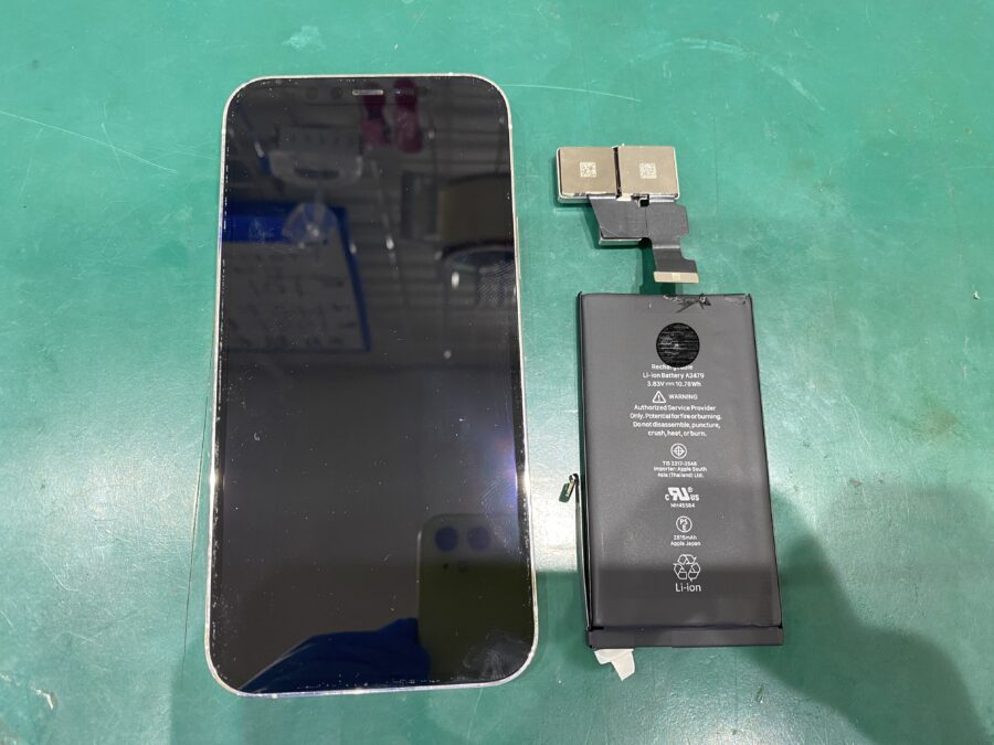 江東区西大島、亀戸近くのスマホ修理店！iPhone12Pro(アイフォン)ぶつけた衝撃で外カメラが使えない！