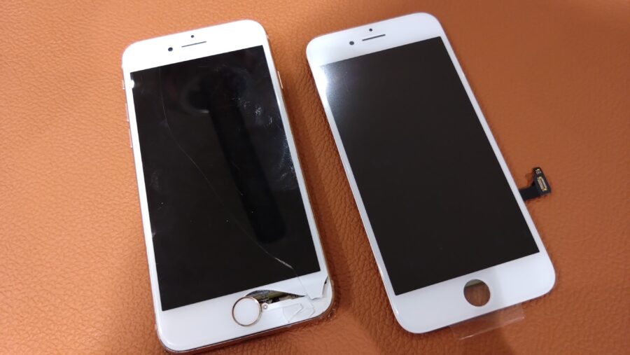 パネルが欠けてしまったiPhone8（アイフォンエイト）の修理を行いました!【スマホ修理工房仙台PARCO2店】