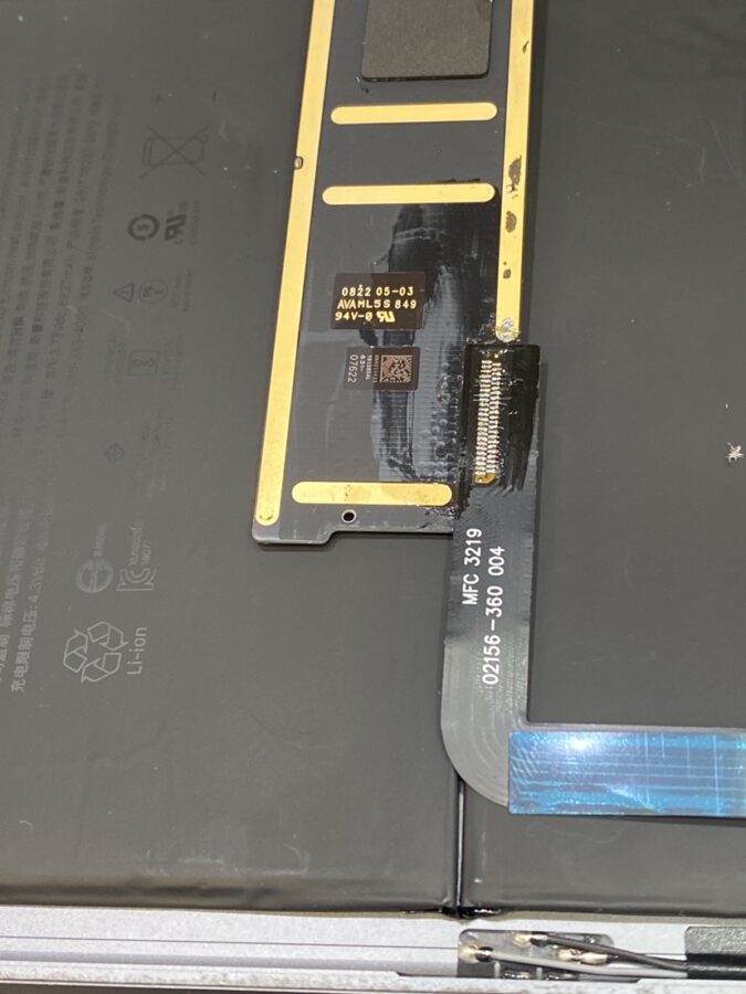 【充電口交換修理】茅ヶ崎市からお越しのお客様より、iPad9(アイパッド)の修理でお持ち込み頂きました。