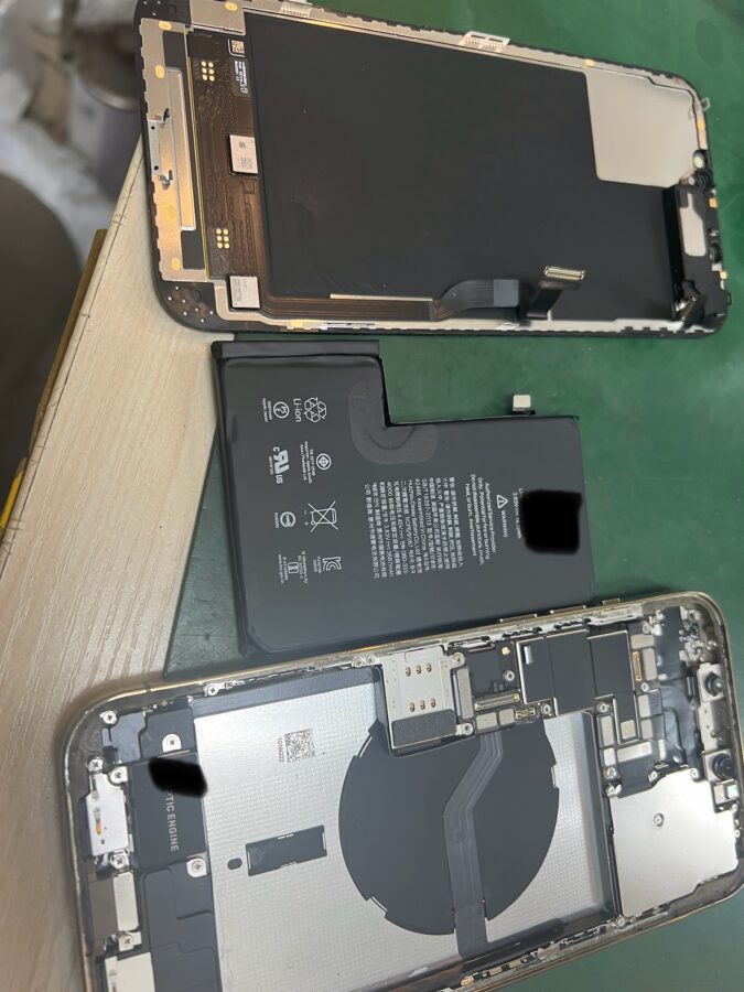 浦安からお越しのお客様よりiPhone12ProMax バッテリー交換のご依頼をいただきました！