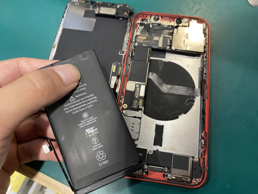 iPhone 12(アイフォン)のバッテリー交換が最近増えています。 - 即日修理のスマホ修理工房ペリエ千葉店