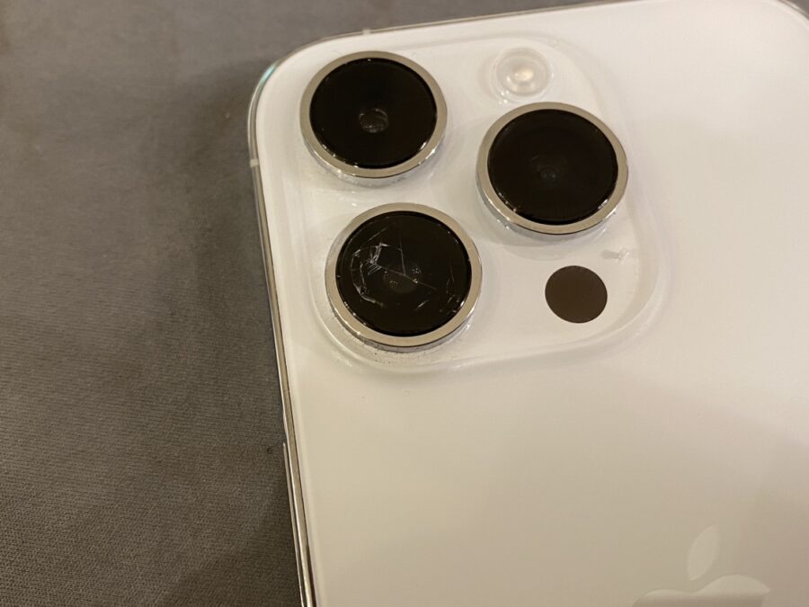 iPhone14Pro カメラレンズガラス即日修理可能です?【スマホ修理工房　新宿PePe店】