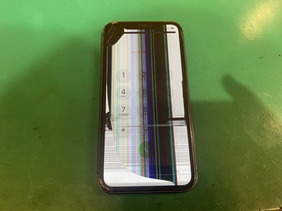 その液晶破損、30分で修理できます！！iPhone11画面交換【スマホ修理工房新宿PePe店】