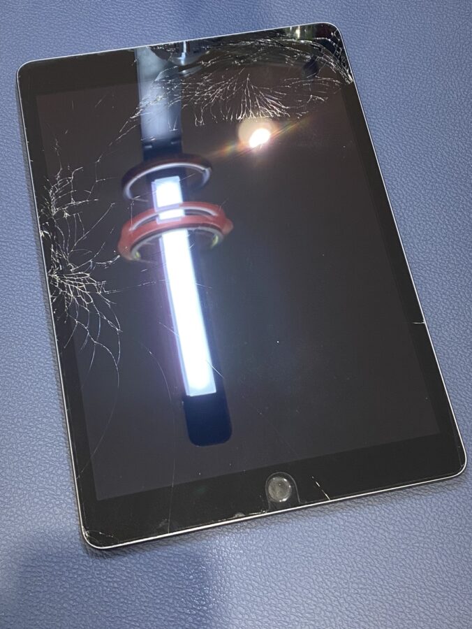 ガラスの割れたiPad(アイパッド)第9世代のパネル交換を行いました!【スマホ修理工房仙台PARCO2店】