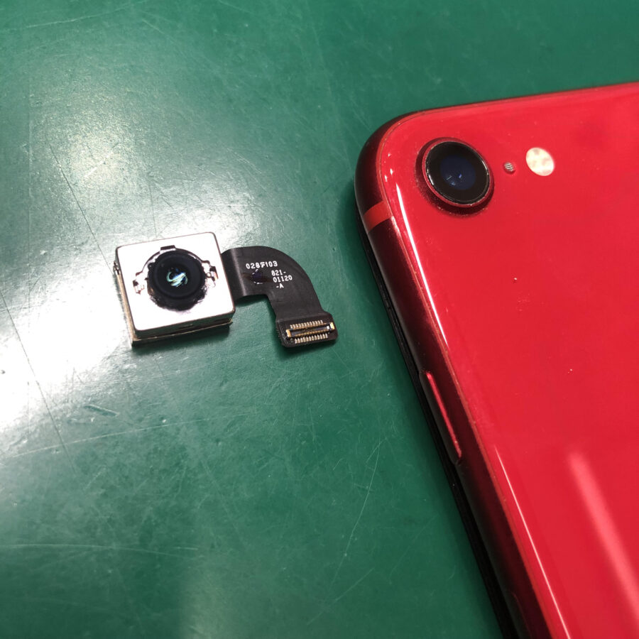 iPhoneSE2のカメラ不具合は「スマホ修理工房　池袋P’パルコ本店」にお任せください✨