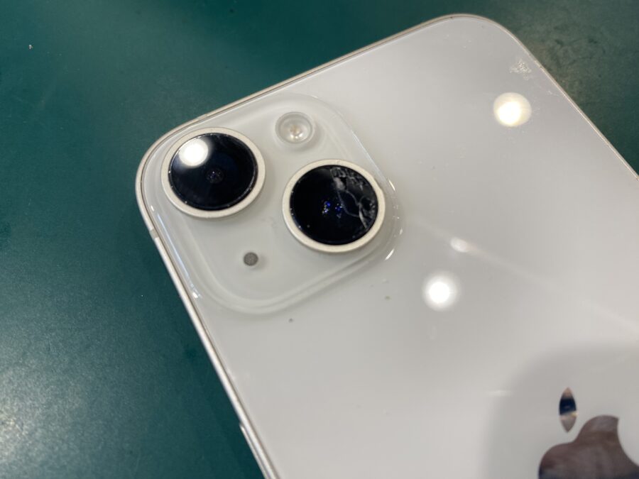 落としてカメラレンズが割れてしまいました…iPhone 13(アイフォン)のカメラレンズ修理 - スマホ修理工房ペリエ千葉