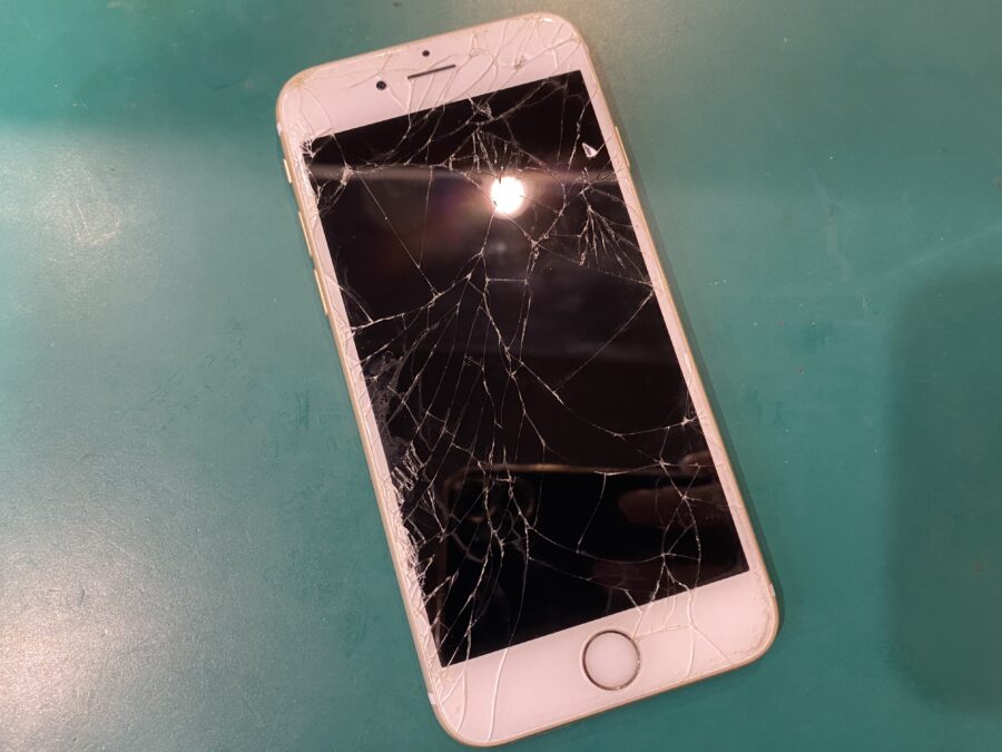 古い機種ですけど直せますか？iPhone 6s(アイフォン)の画面交換 - スマホ修理工房ペリエ千葉店