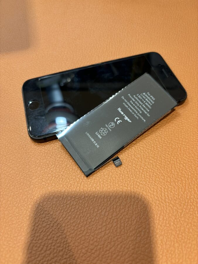 バッテリーの減りが早いiPhone８（アイフォン）バッテリー交換を行いました!【スマホ修理工房仙台PARCO2店】
