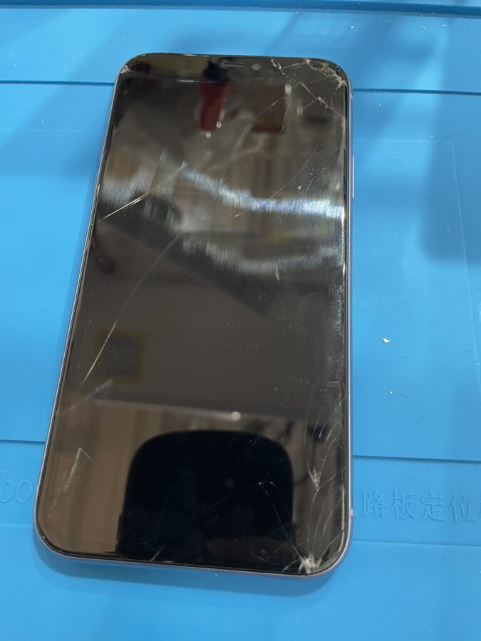 画面が割れても大丈夫！iPhone11の画面交換修理をさせて頂きました！【スマホ修理工房池袋P'パルコ店】