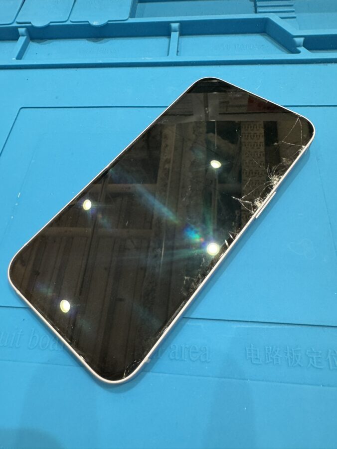 即日修理でデータそのまま！！iPhone14の画面交換は「スマホ修理工房　池袋P'パルコ本店」へお任せください！