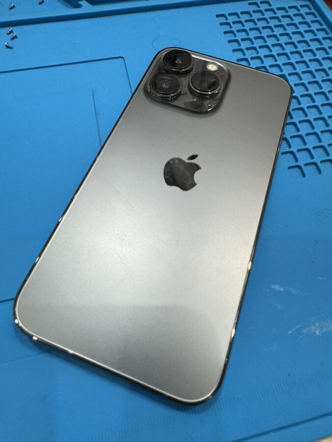 バッテリーが膨張！iPhone13ProMaxのバッテリー交換は、最短即日対応の「スマホ修理工房　池袋P'パルコ本店」