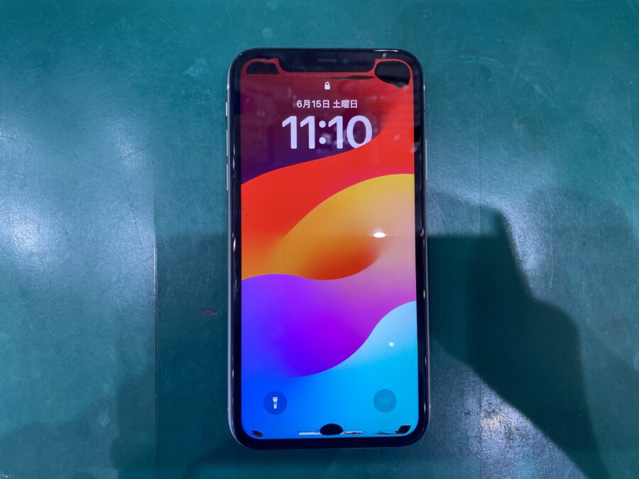 江東区西大島、亀戸近くのスマホ修理店！iPhone11(アイフォン)画面に黒い箇所が。そんな時は【スマホ修理工房西大島店】へ