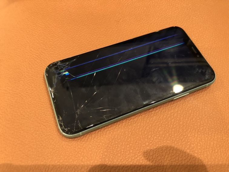 落下させたことにより液晶不良iPhone11（アイフォン）の画面修理を行いました!【スマホ修理工房仙台パルコ2店】