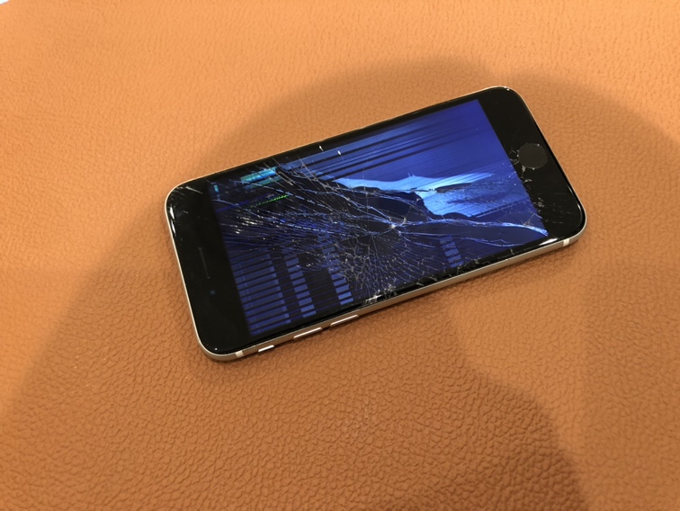 液晶不良が起こってしまったiPhoneSE第三世代（アイフォン）画面修理を行いました!【スマホ修理工房仙台パルコ2店】