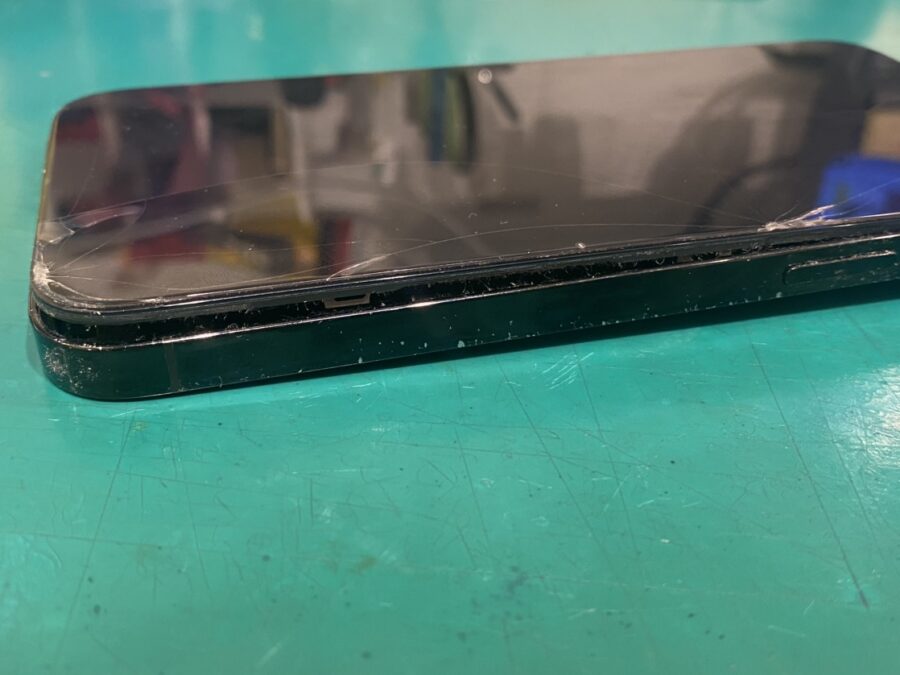 アイフォンのバッテリーが膨張してリンゴループで起動しない！←修理できます！iPhone 14 Pro Max（アイフォン）のバッ