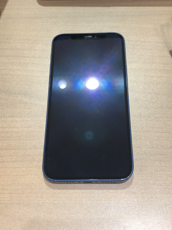 バッテリーが持たない、そろそろ寿命かも…iPhone12（アイフォントゥエルブ）のフロントパネル交換修理を行いました!
