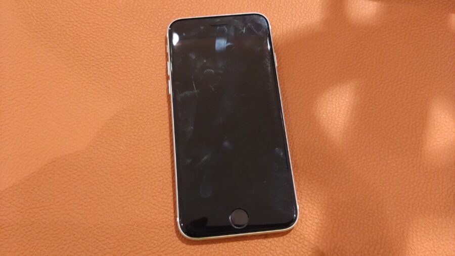 バッテリーが劣化してしまったiPhoneSE2（アイフォンエスイーツー）の修理を行いました!