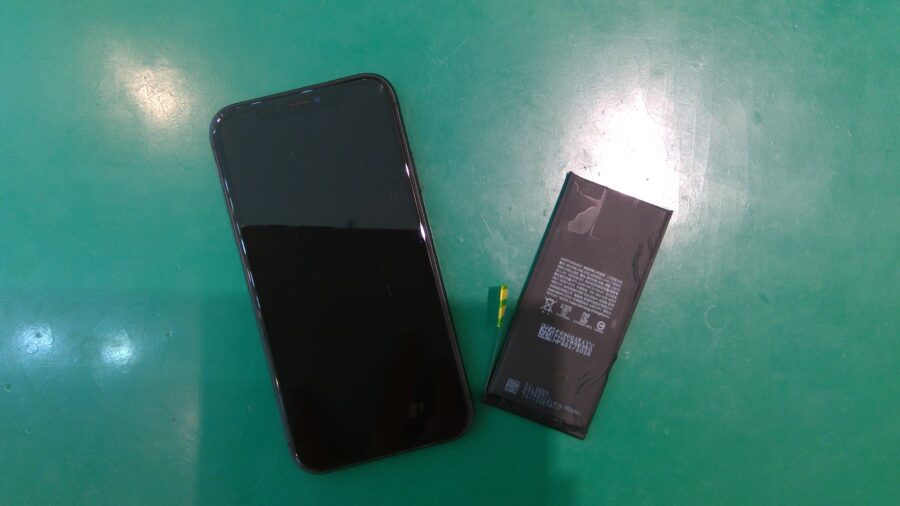 少し古いけれどまだまだ使いたいメイン端末……。そんな時は即日修理対応のスマホ修理工房イオンモール羽生店におまかせください！