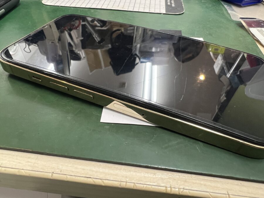 江戸川区からお越しのお客様よりiPhone13 Proバッテリー交換のご依頼をいただきました！