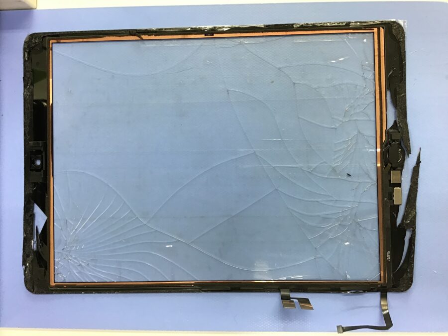 スマホ修理工房王子店/iPad9の画面交換をいたしました！
