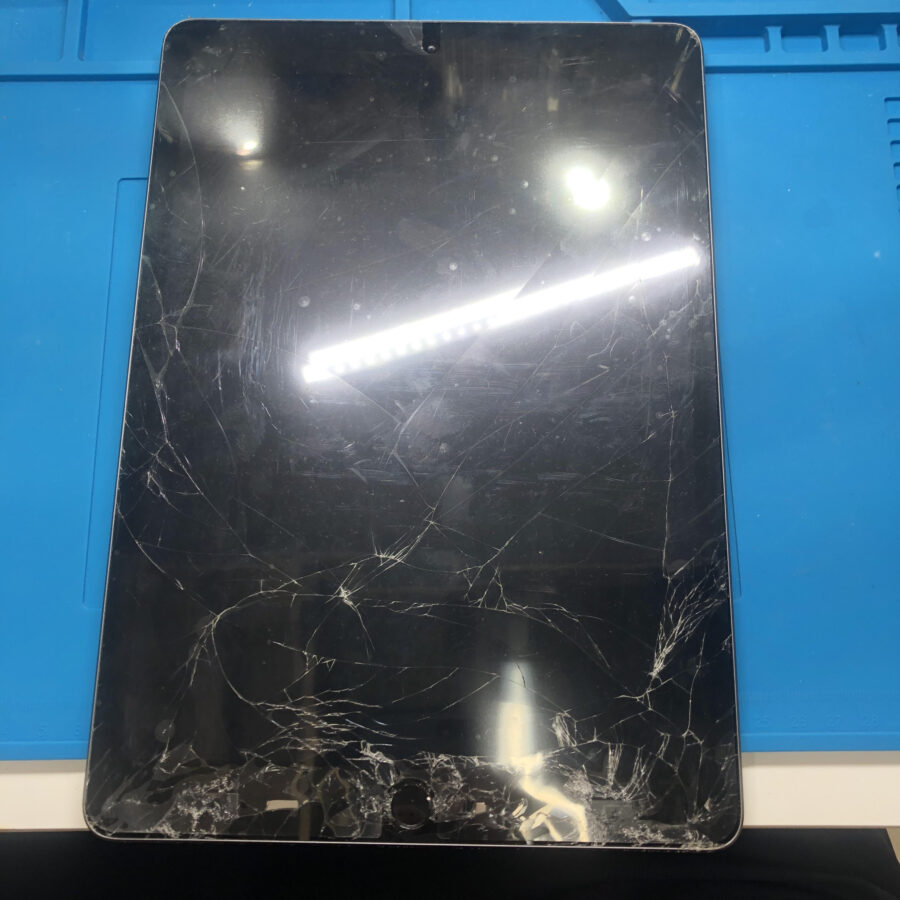 iPad 第7世代の画面割れ・ガラス割れ修理は、データそのまま・即日修理対応の「スマホ修理工房　池袋P'パルコ本店」