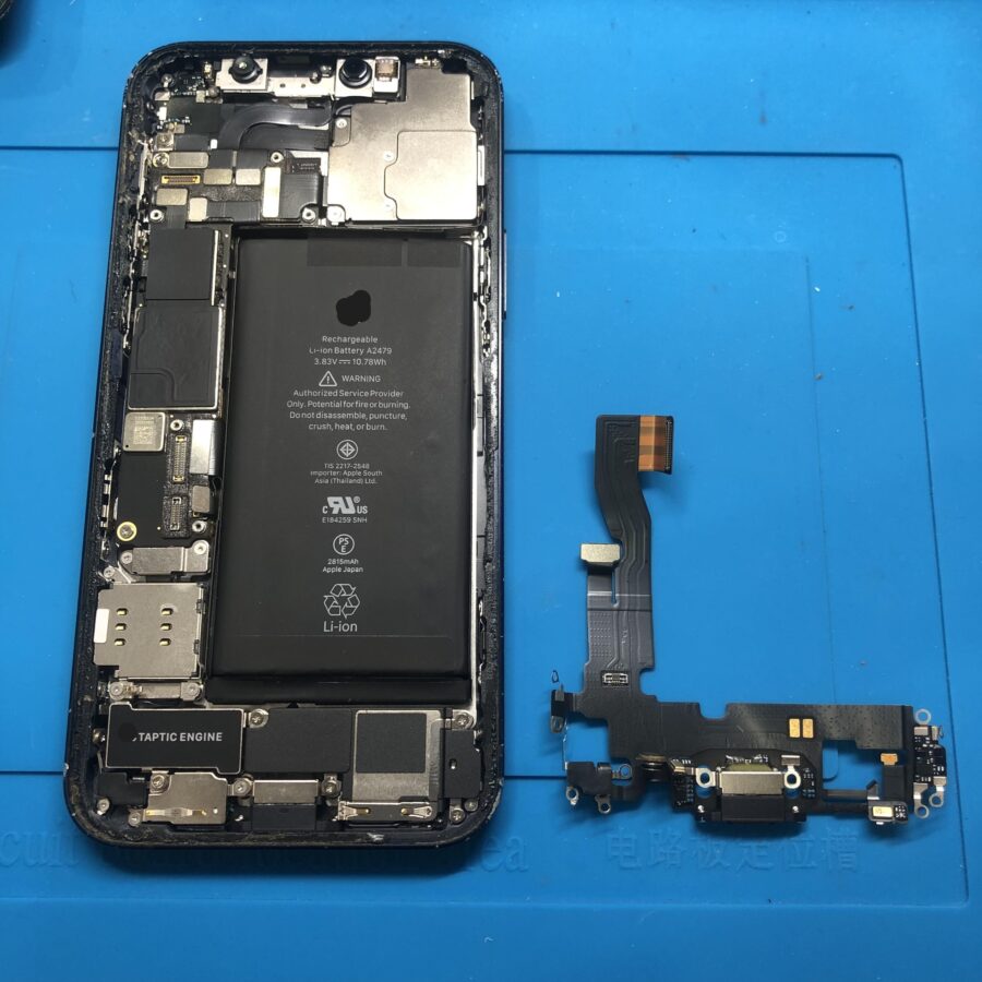iPhone12の充電コネクタ修理は、データそのまま・即日修理対応の「スマホ修理工房池袋P'パルコ本店」
