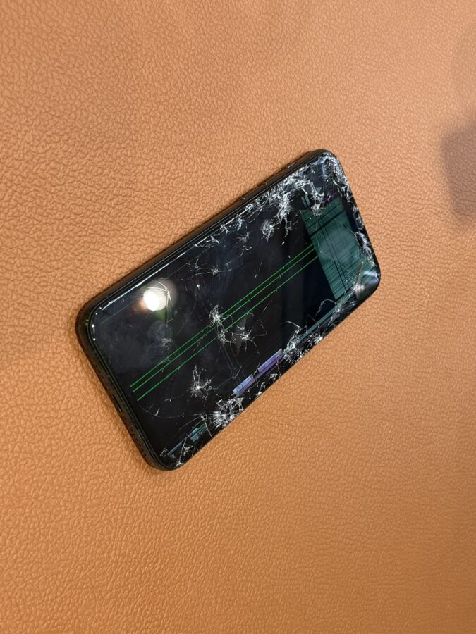 損傷の激しいiPhone11Pro（アイフォン11プロ）データそのままで修理できます!【スマホ修理工房仙台パルコ2店】