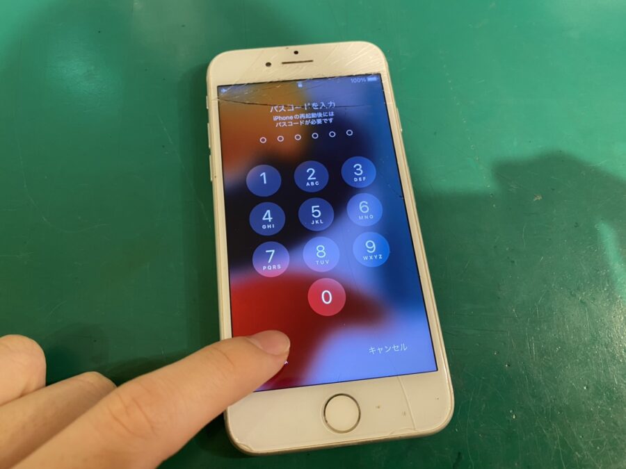 タッチが出来ない画面の修理も即日最短30分返却！iPhone7(アイフォン) 画面交換 【スマホ修理工房新宿PePe店】