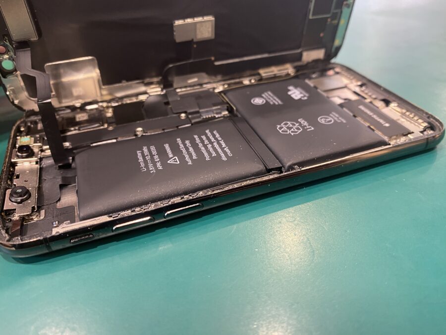 立ち上がってもすぐに落ちてしまう！iPhone X(アイフォン)のバッテリー修理 - スマホ修理工房ペリエ千葉店