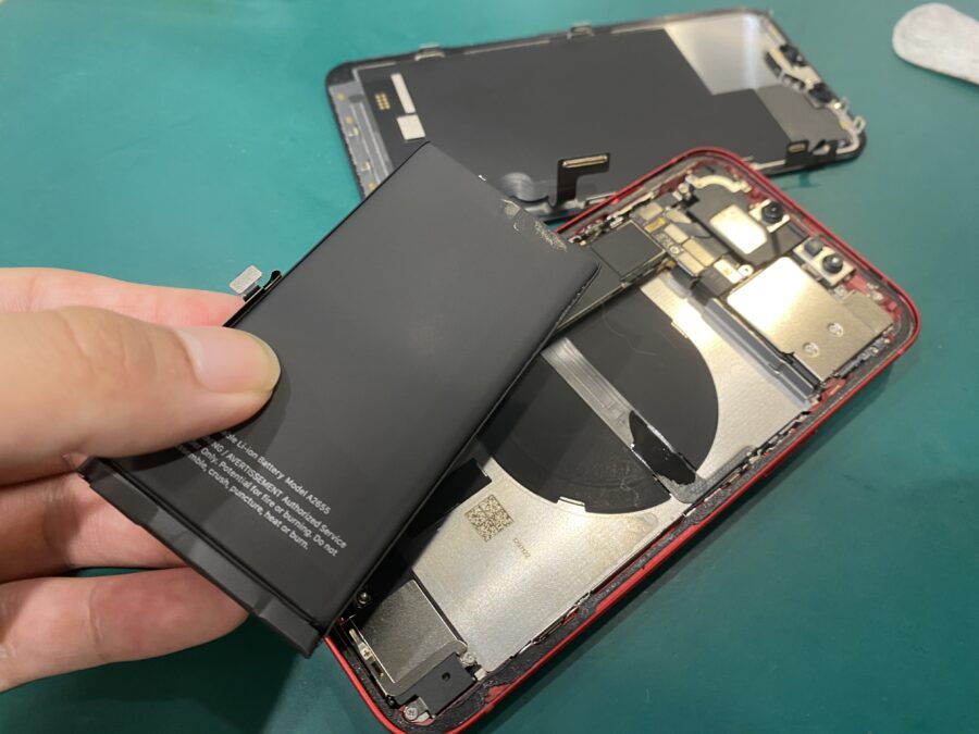 iPhone 13(アイフォン)のバッテリー交換！劣化が思ったより早かった！ - スマホ修理工房ペリエ千葉店