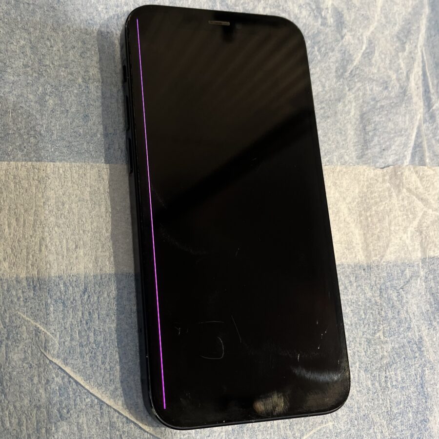 iPhone12miniの液晶が壊れちゃった！画面に紫の線そんなときは「スマホ修理工房 渋谷店」へ✨