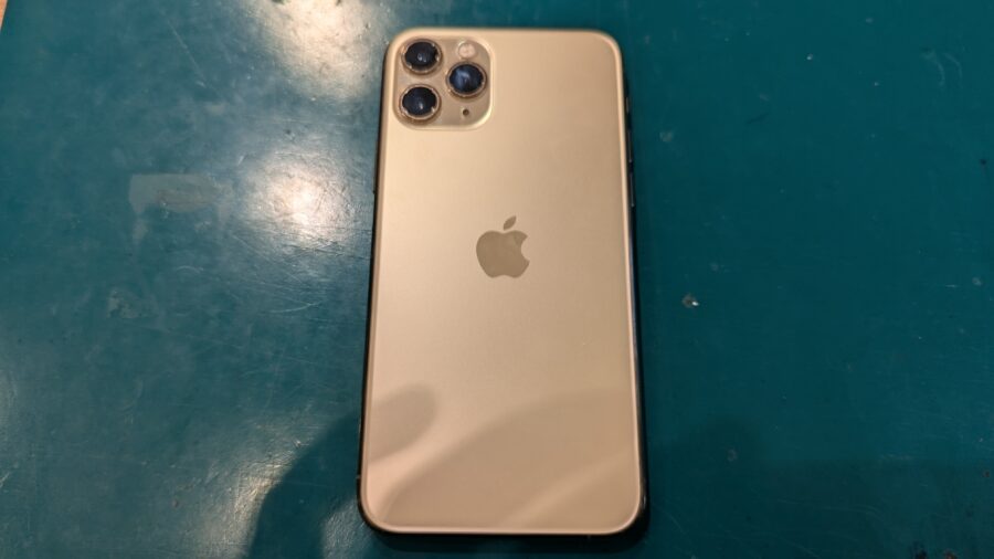 新宿駅周辺のiPhone 11 Pro （アイフォン）の画面交換なら当店にお任せ！！【スマホ修理工房新宿PePe店】