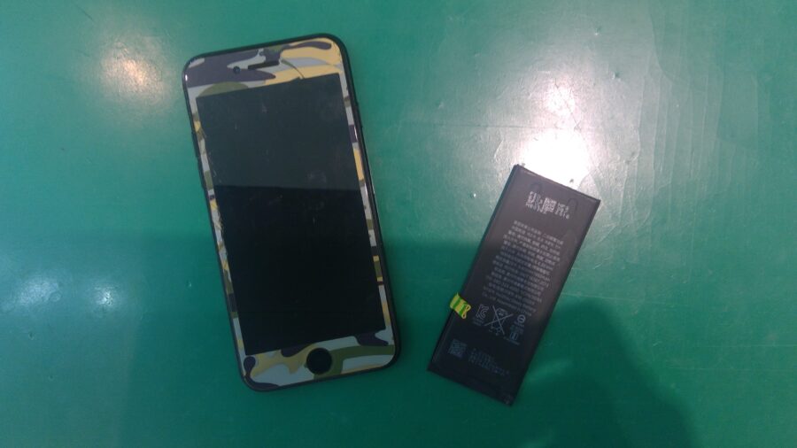 まだまだ使える古い端末のバッテリー交換なら！即日修理対応のスマホ修理工房イオンモール羽生店におまかせください！