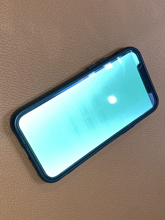 画面が真っ白で見えない液晶不良のiPhone12(アイフォン)パネル交換を行いました!【スマホ修理工房仙台パルコ2店】
