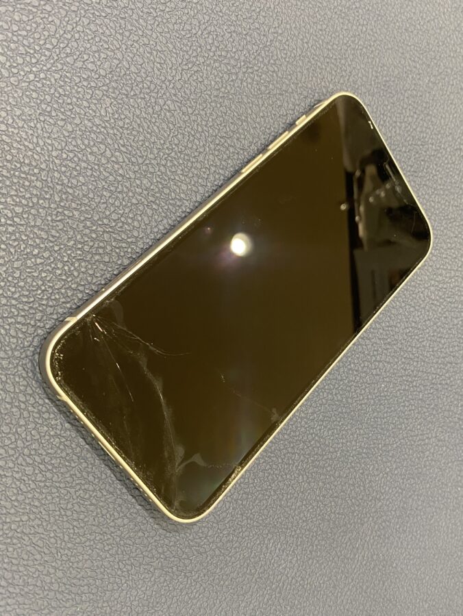画面が何も映らなくなってしまったiPhone12（アイフォン12）の修理を行いました!【スマホ修理工房仙台パルコ2店】