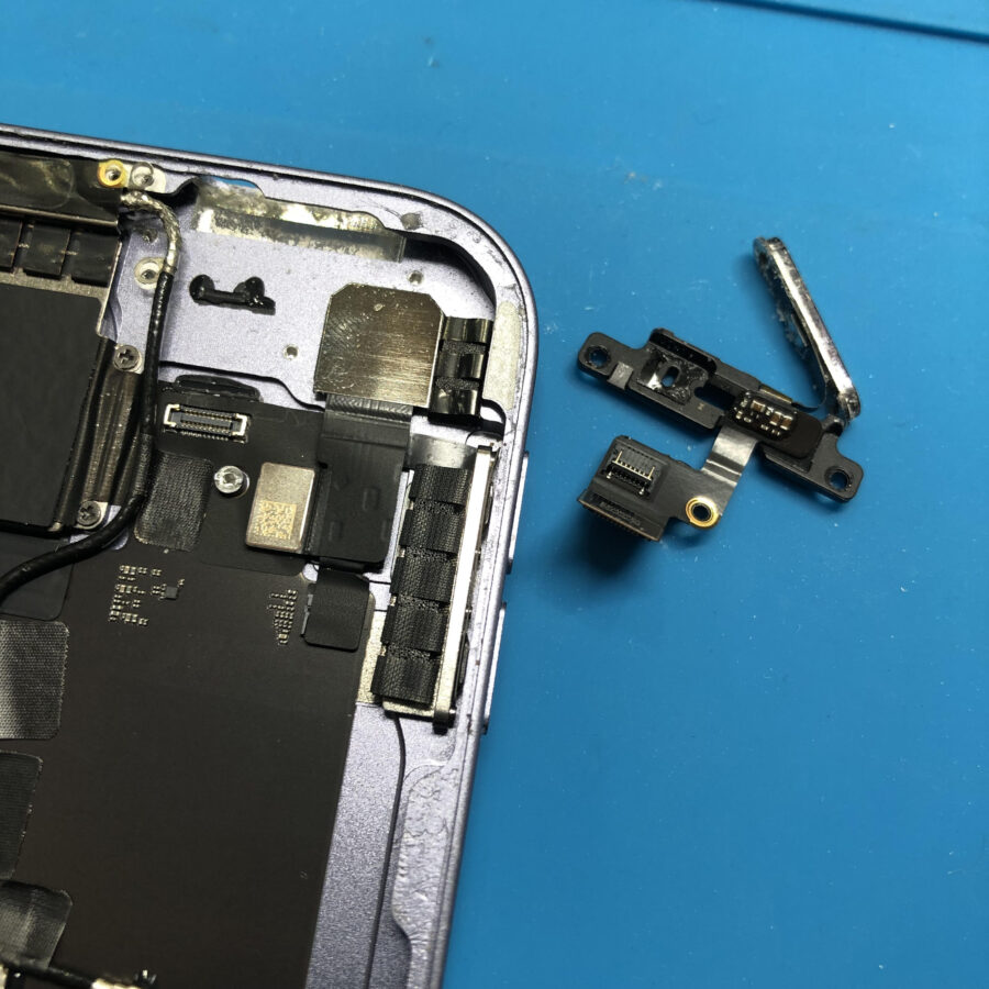 iPadAir5の電源ボタンが陥没？！諦めずに「スマホ修理工房　池袋P’パルコ本店」へお持ちください！