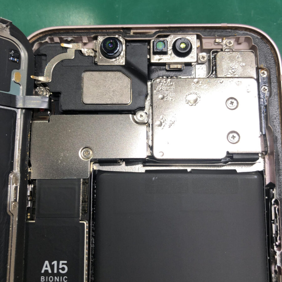 水没したiPhone、諦めずに当店まですぐにお持ちください！！【スマホ修理工房池袋P'パルコ本店】