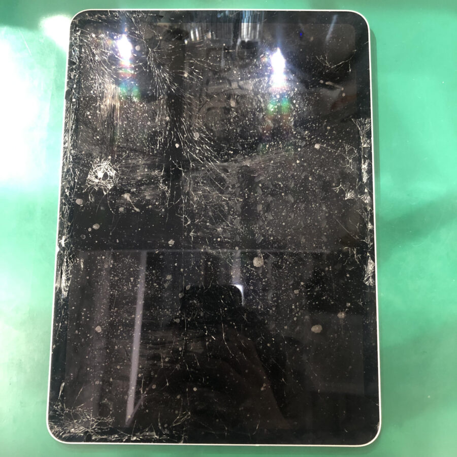 iPad（アイパッド）の画面割れ、最短1時間でピカピカの画面に生まれ変わります?✨【スマホ修理工房池袋P’パルコ店】