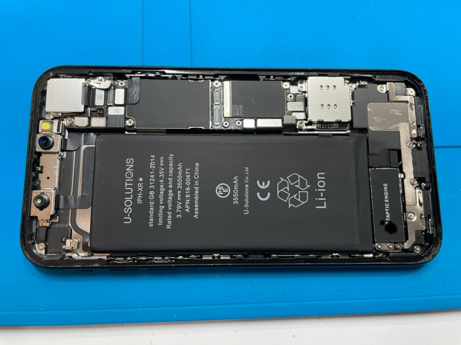 iPhoneXR(アイフォンXR)のバッテリー交換なら【スマホ修理工房池袋P’パルコ店】で最短当日修理ができます！